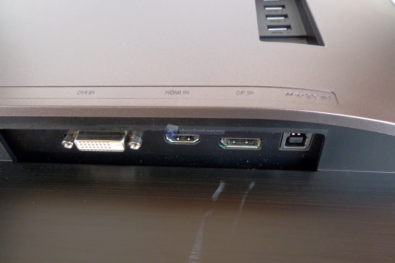 Monitor 11